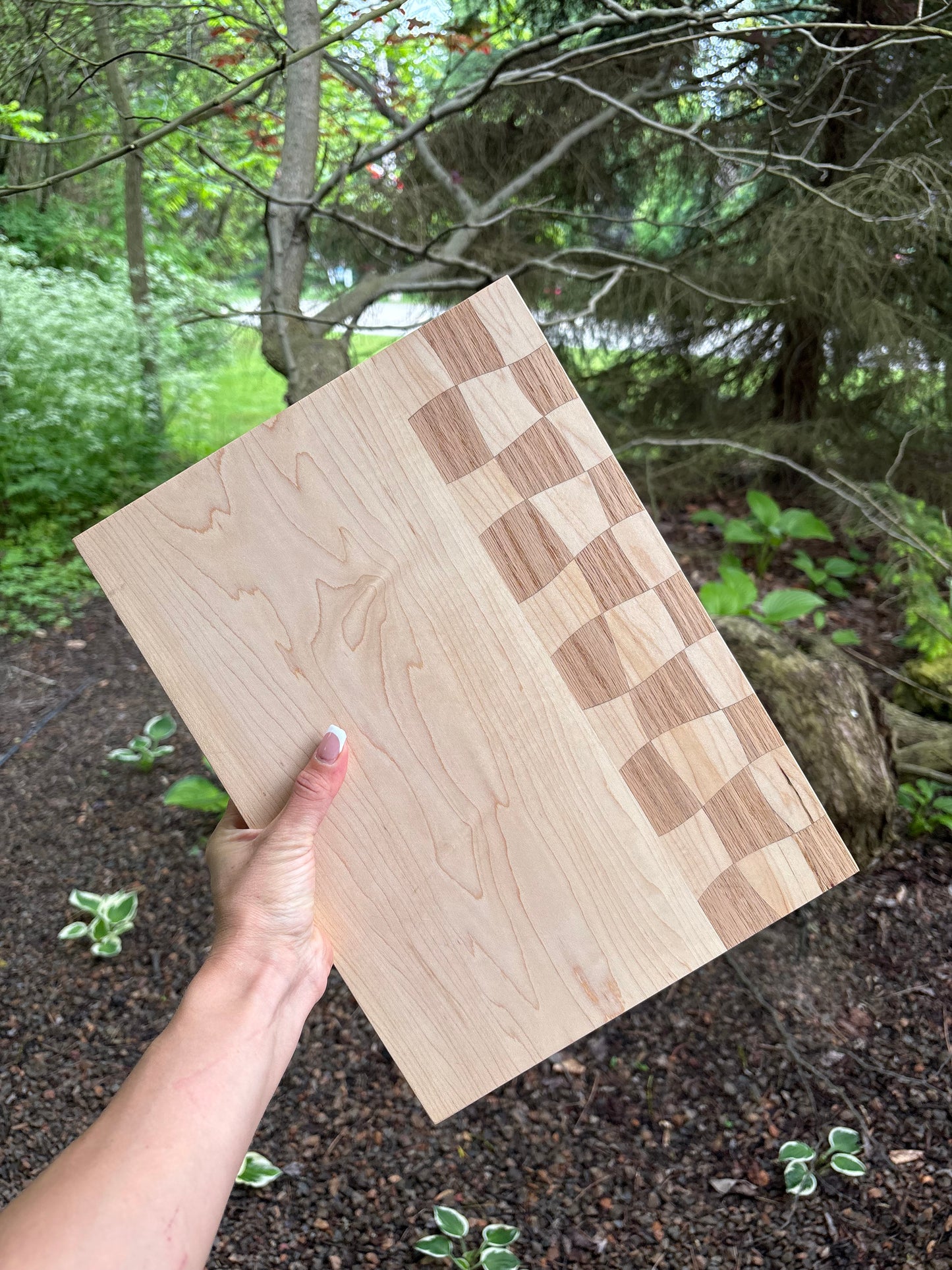Retro wavy checker cutting board