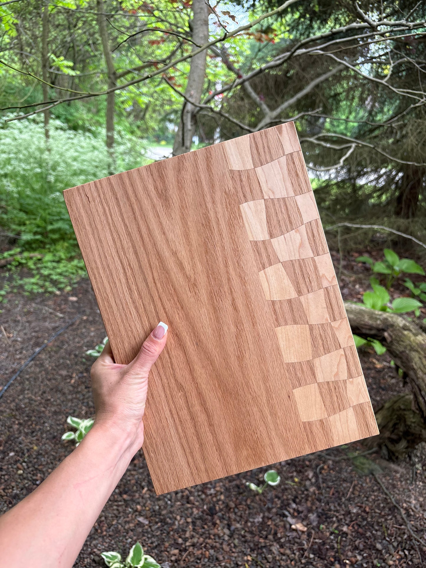 Retro wavy checker cutting board