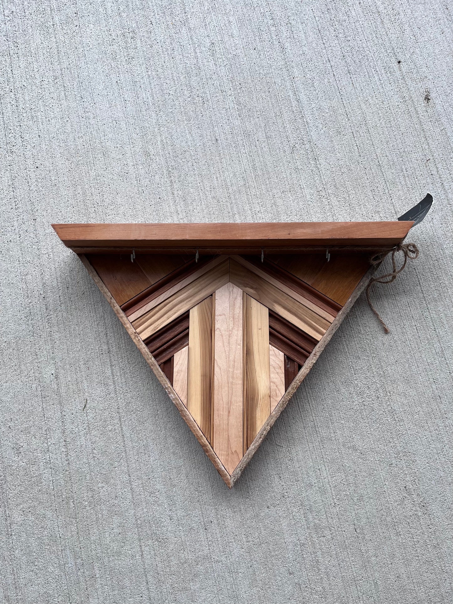 Key hanger with shelf