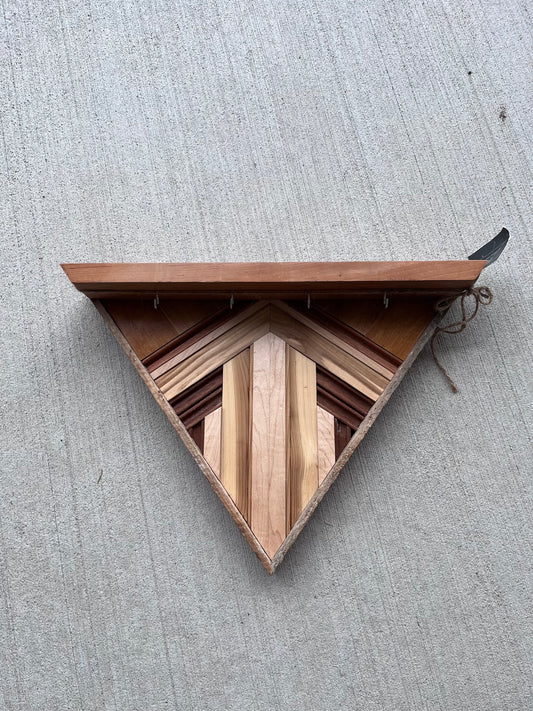 Key hanger with shelf