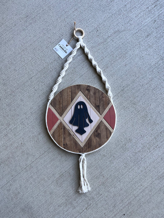 Macramé Ghost hanger