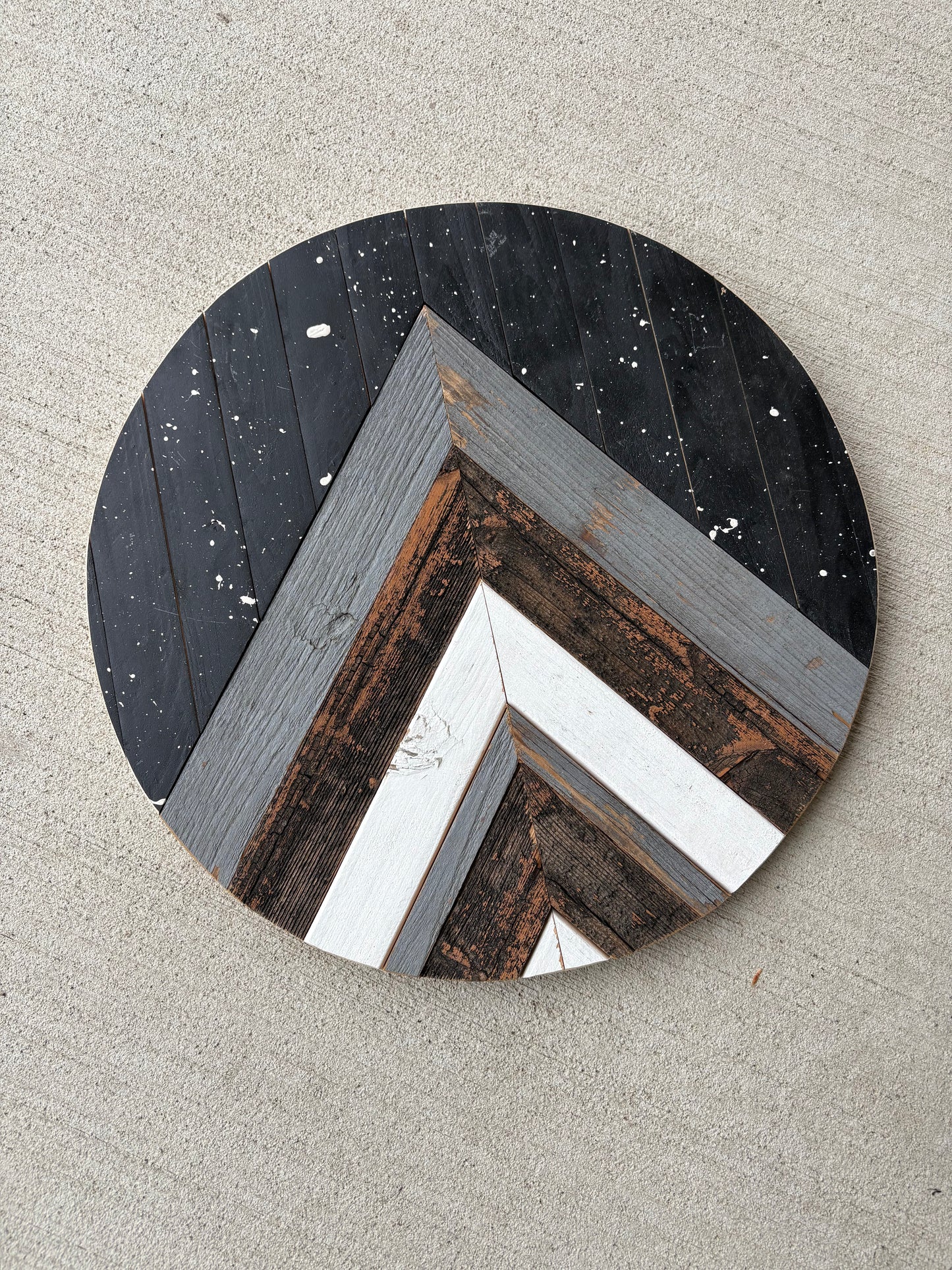 15” round mountains mosaics